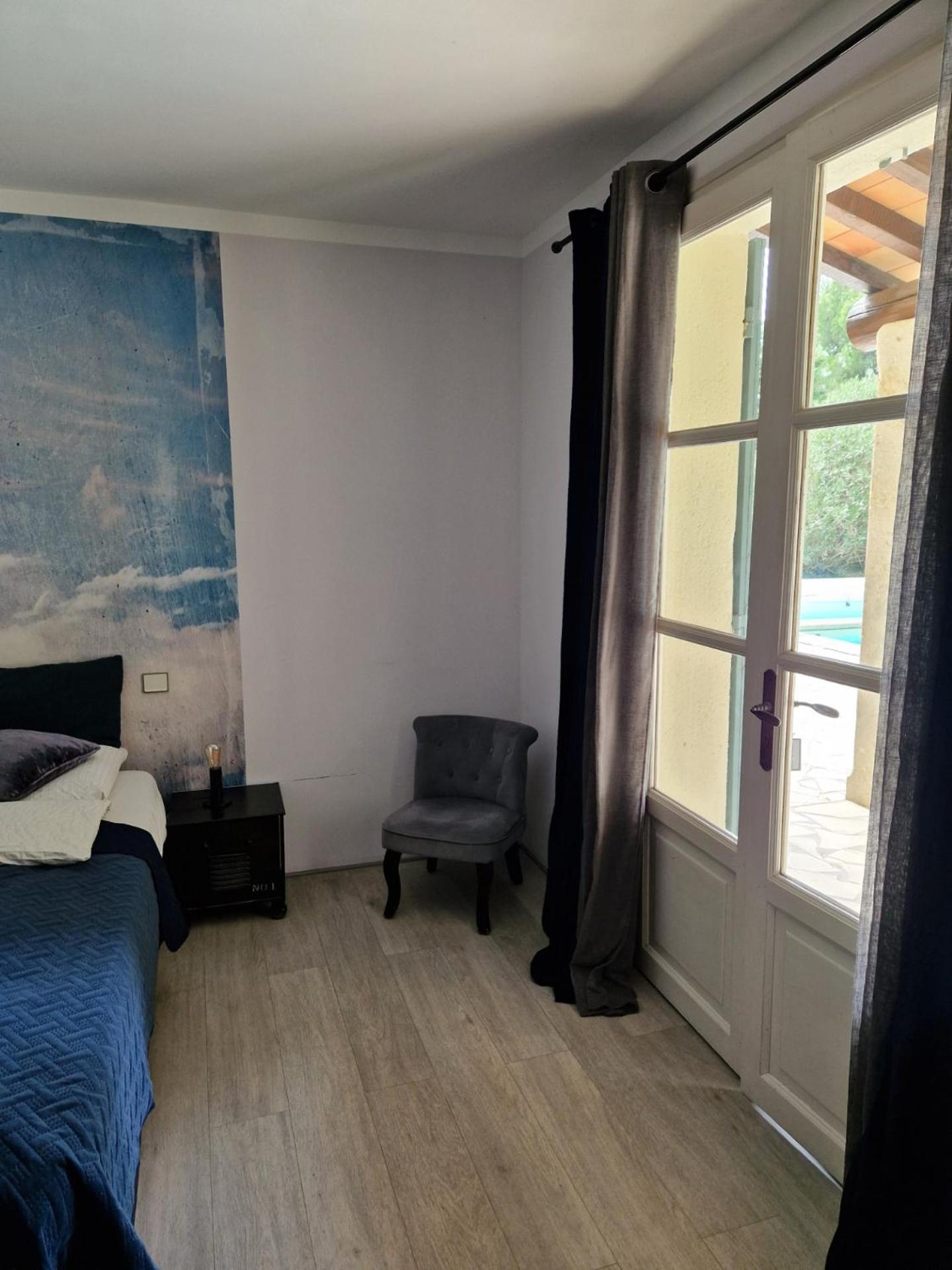 타라스콩 Mas Armelin B&B 외부 사진