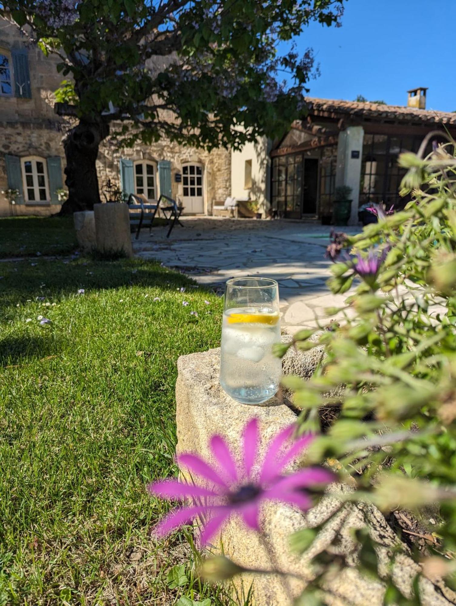 타라스콩 Mas Armelin B&B 외부 사진